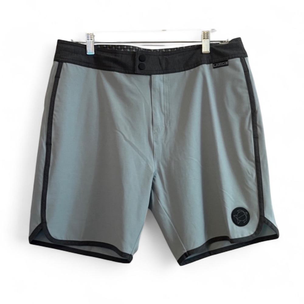 Laird Gray and Blue Flat Front Athletic Shorts‎ 32